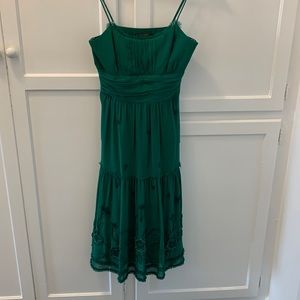 Emerald green spring dress BCBG MAXAZRIA